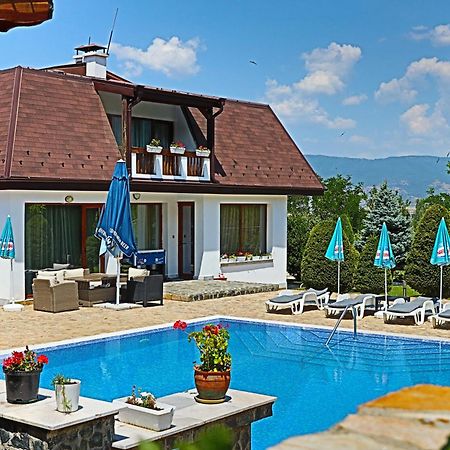 Holiday House Kubrat ساباريفا بانيا المظهر الخارجي الصورة