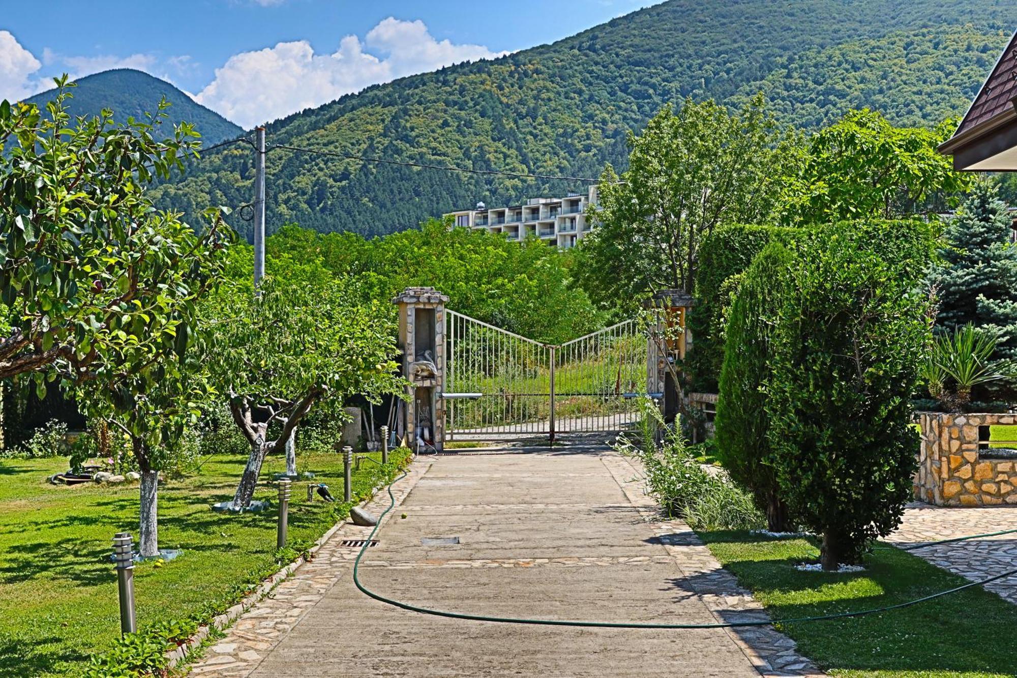 Holiday House Kubrat ساباريفا بانيا المظهر الخارجي الصورة
