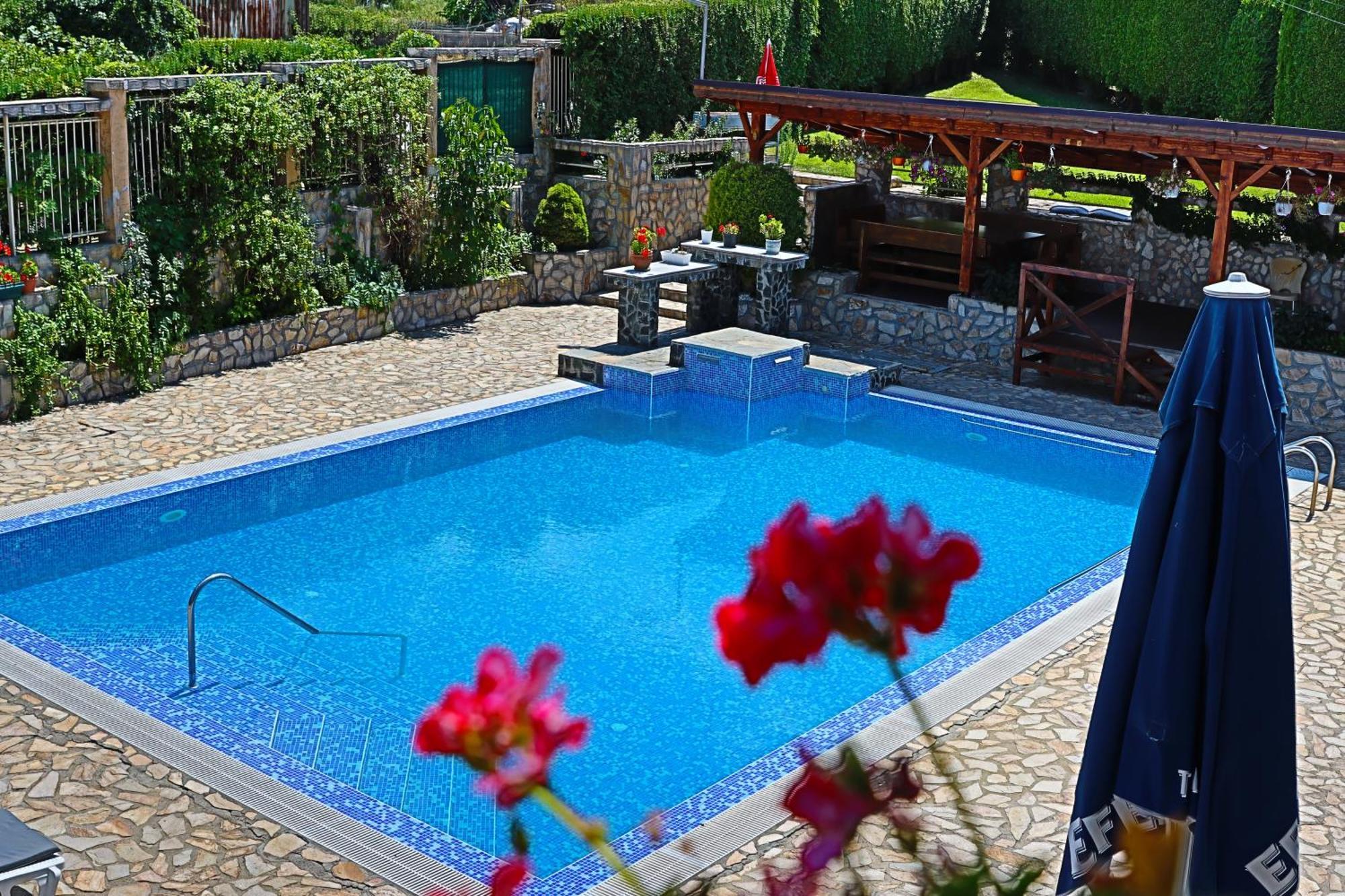 Holiday House Kubrat ساباريفا بانيا المظهر الخارجي الصورة