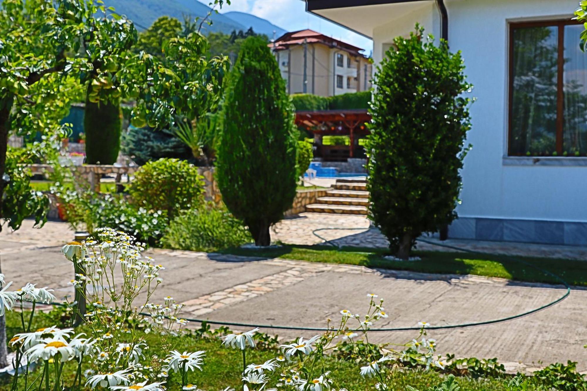 Holiday House Kubrat ساباريفا بانيا المظهر الخارجي الصورة