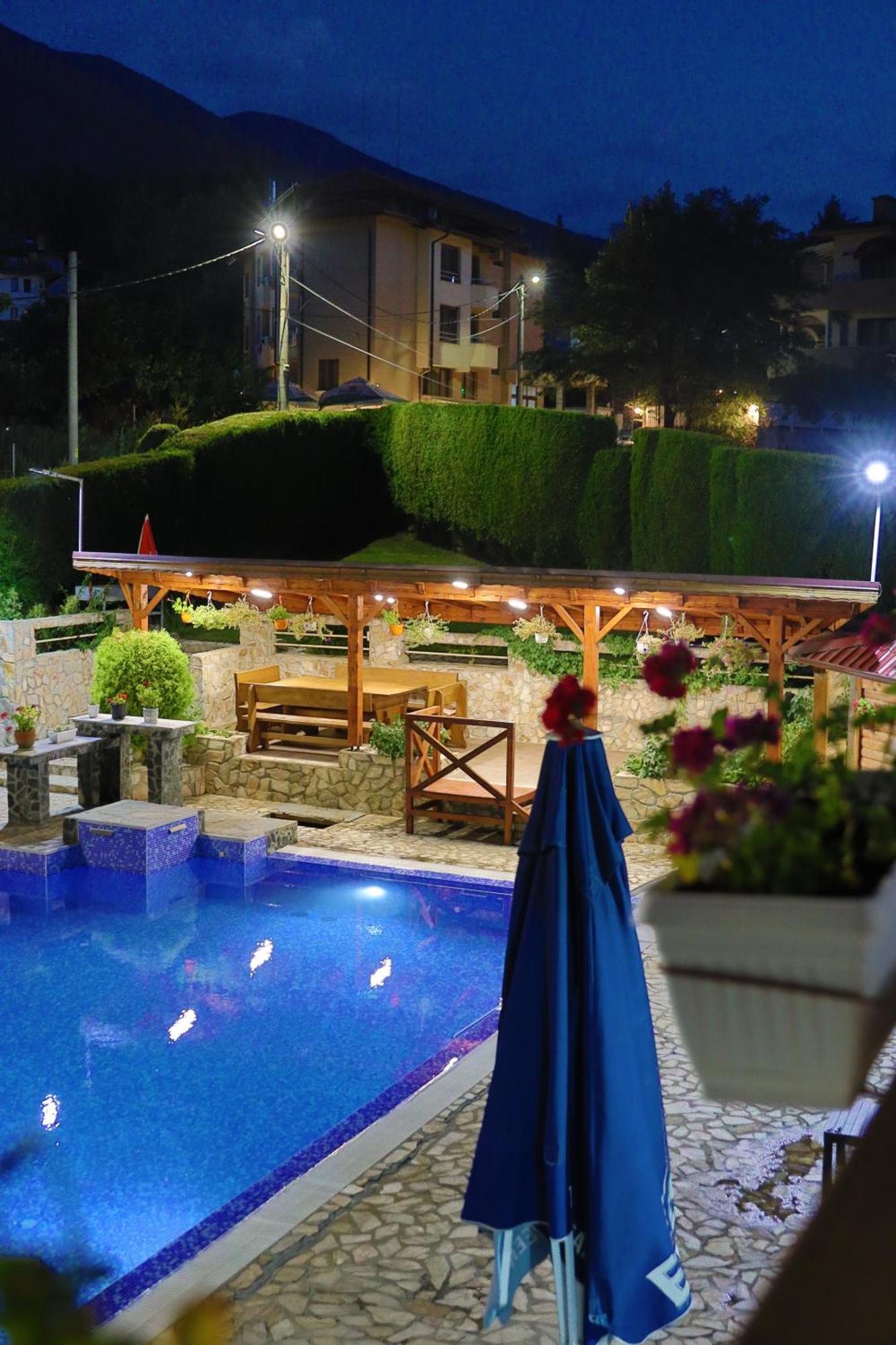 Holiday House Kubrat ساباريفا بانيا المظهر الخارجي الصورة